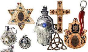 Feb 17, 2020 · a lo largo del mundo existen amuletos de la suerte, cada uno con sus propias características y orígenes. Amuletos De La Suerte Guia Para Elegir Tu Amuleto De La Suerte