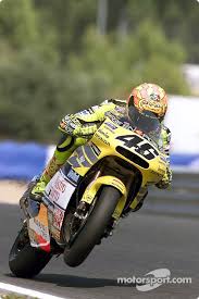 I did these because i couldnt decide wich one to draw onto a3 in more detail. Die Besten Wheelies Von Valentino Rossi