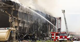 Copii au reusit sa se evacueze la timp. Fabrica Solina Din Alba Distrusa De Incendiu Era Asigurata La Omniasig