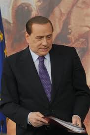 Lavitola al cellulare cerca di far colpo persino sulla moglie di tarantini, nicla. Estorsione A Berlusconi Arrestati Tarantini E Moglie