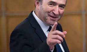 Ministrul justiţiei, tudorel toader, a reiterat marţi că va fi ministru până în momentul în care apare în monitorul oficial că a fost eliberat din funcţie, precizând că şi în cazul unei demisii este nevoie de decretul de revocare semnat de preşedintele româniei, informează agerpres.ro. Ce Face Tudorel Toader FÄrÄ Postul De Ministru Al JustiÅ£iei
