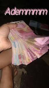 Pasalnya, ia merasa hanya memberikan uang rp 10 ribu pada putrinya yang berusia 14 tahun. 15 Ide Pap Uang Uang Fotografi Gaya Hidup Fotografi