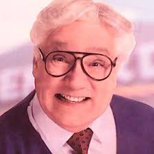 Ray Szmanda, longtime pitchman for Menards, dead at 91