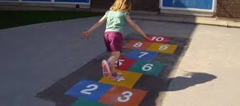 What are the rules for hopscotch? Benefits Of Playing Hopscotch