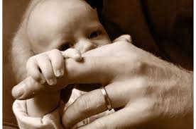 5,138 likes · 117 talking about this. Harry And Meghan Shared A New Photo Of Son Archie For His First Birthday