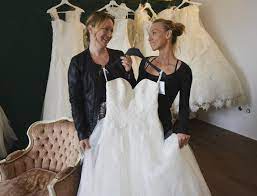 Dieses wunderschöne brautkleid ist viel zu schön, um im schrank versorgt zu werden. Dusseldorf Second Hand Vorm Traualtar Brautkleid Sucht Die Zweitbraut Express De