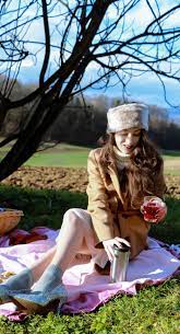 2 Winter Picnic Outfits You Need To Copy If You Are A Picnic Gal Picnic Outfits Romantic Outfit Winter Picnic