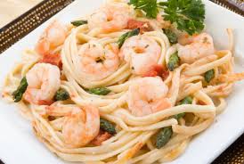 Le tagliatelle con gamberi, e panna, una ricetta ricca di sapore. Pasta Con Asparagi Gamberetti E Zafferano Ginger Tomato
