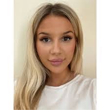 Lynn Oliphant's Instagram, Twitter & Facebook