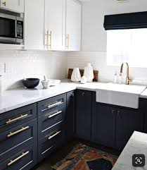Black Lowers White Uppers Quartz Counter Tile Backsplash Behind Stove Kitchen Design Interior Design Kitchen Kitchen Renovation