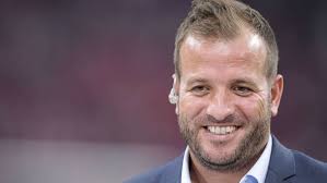 P eter hyballa is no longer the coach of the danish second division football club esbjerg fb. Luxmjcw1tqnt1m