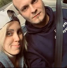 Denise aus der Nähe von Leipzig, 34 Jahre jung und ihr liebstes Hobby ist  ihr Polo 6N 1.4 16V 😍 tiefergelegt ist er dank einem TA-Technixx  Luftfahrwerk und rollt auf 17" Felgen.