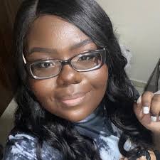 💙”When people show you who they are, believe them the first time," said  the great Maya Angelou. 🤍We cannot change others. We can only change our  response to them. 💙Stop living your