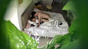 4-12新流出酒店偷拍周末大学生情侣开房JK制服学妹的羞涩初夜- FAPCAT