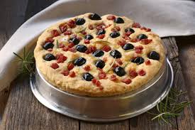 Questa focaccia è alta e morbidissima, se la conservate in un sacchetto dura anche 3/4 giorni soffice come appena sfornata, anche se sfido chiunque a dirmi che resiste tutto quel tempo senza essere divorata prima. Focaccia Istantanea Facile E Velocissima Profumo Di Cannella