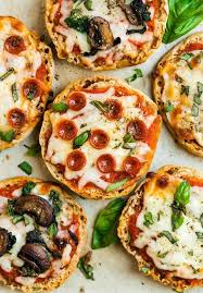 In the past, i have added red peppers and spinach, but who's to say you could not add mushrooms or more or less spice. English Muffin Pizza Easy Make Ahead Recipe