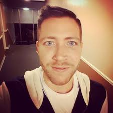 Derrick Starr (@omgitsderkk)