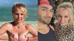 Britney Spears Bares it All on STEAMY Beach Vacation With Sam Asghari -  YouTube