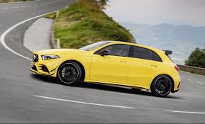 De Nieuwe Mercedes Amg A 45 Krijgt Een Driftmodus Mercedes Amg Mercedes Mercedes Benz