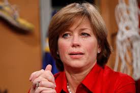 Since then, the dorothy hamill wedge haircut has become recognizable and terrifically popular. Dorothy Hamill Haircut Design Press 25 Marvelous Looks