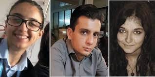 Geek dos livros, da música, do fabio e do danilo. Grozodejstvo Ki Je Sokiralo Vse Dekleti Razsekali 21 Letnika In Uprizorili Njegov Samomor