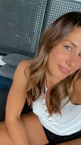 @cait.samanthataylahair working her magic ✨ for the couch.