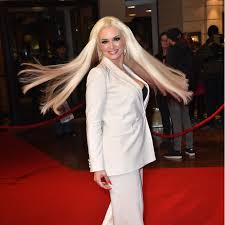 Daniela katzenberger verriet ihren fans einen trick. Daniela Katzenberger Sie Will Ihre Haarfarbe Andern Brigitte De