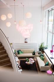 Pin By 010 4000 0829 On Salon Beauty Salon Decor Salon Interior Design Beauty Bar Ideas