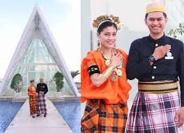 Check spelling or type a new query. Pakaian Adat Sulawesi Selatan Nama Keunikan Gambar