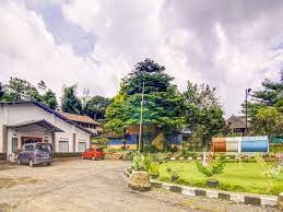 Penutupan sementara untuk umum ini berlaku untuk semua jalur pendakian, yakni jalur cibodas, gunung putri, dan selabintana sukabumi. Spot On 90046 Villa Anyelir Yustik Selabintana Sukabumi Cheap Booking At Tiket Com