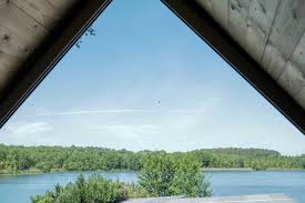 Modernes haus am see architekt design holzbau moderne häuser kleines häuschen gartenhaus haus und garten grundriss innenraum wandelbare wände: Das Kleine Haus Aufatmen Am See