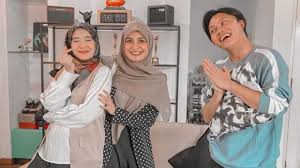Zaskia sungkar ngotot ingin lahiran normal, dokter sarankan lakukan aktivitas ini. Hamil Zaskia Sungkar Ingin Lihat Rizky Febian Nyanyi Ngidam Gue Mahal