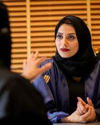 ويثني المخرج أوس الشرقي على تعاونه مع ناصر القصبي، مثمنًا جهود فريق العمل ككل، ويضيف: Ø¥Ù„Ù‡Ø§Ù… Ø¹Ù„ÙŠ Ø§Ù„Ù…Ø¯ÙŠØ±Ø© Ø§Ù„Ø­Ø³Ù†Ø§Ø¡ Ù„ÙˆÙ„ÙˆØ© ØªØ®Ø·Ù Ø£Ù†Ø¸Ø§Ø± Ø§Ù„Ù…Ø´Ø§Ù‡Ø¯ÙŠÙ† Ø§Ù„Ù…Ø¯ÙŠÙ†Ø©