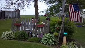 Great Way To Hide A Gas Tank Could Use Ideas In Other Ways Too Yard Decor Vertical Garden Rustic Gardens