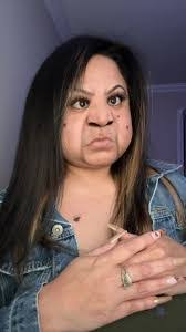 Tia Santos's Instagram, Twitter & Facebook