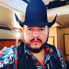 Find the song lyrics for lalo mora y lalo mora jr. Lalo Mora Jr El Heredero Facebook