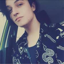 How does the “big” sellers keep up with there product as far as who to ship  items it to when they have no pictures or titles but only weights?? Love to  know