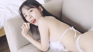 Leeesovely Hot Asian Showing off Her Sexy Booty On Cam Video