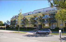 Tja schufa und wohnung keine chance die tollen vermieter haben zu viel dank rtl und sat 1 die vorstellung das jeder der dort steht ein mietnomade und vollassi ist.ich bekomme mit meinen 4.kindern geregelten einkommen und nachweise vom vorvermieter der vertrauenswürdiger ist als so eine schufa auskunft 1100 euro miete zahle gesagt ich könnte mir mit dieser auskunft eine um 300 euro günstig. Wohnung Ohne Schufa In Munchen Mieten Vermieten
