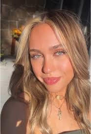 Alyssa Heaton's Instagram, Twitter & Facebook