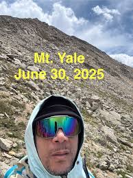 Hiking mt.yale, enjoying nature