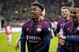 Samenvatting en reacties zijn te zien in eredivisie op vrijdag om 22.20 uur op npo 1 en nos.nl. Willem Ii Presenteert Dit Weekend Nieuw Uitshirt Willem Ii Bd Nl