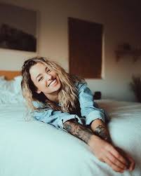 This goes to show that you really can use anything as a prop. Photography Ideas For Girls Tumblr Boudoir 56 Ideas