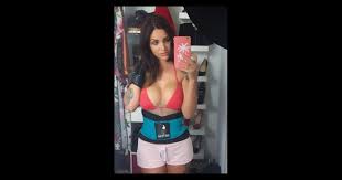 Il y a quelques jours, julia paredes a donné naissance à son premier enfant. Julia Paredes Transformee Par La Chirurgie L Incroyable Cout De Ses Operations Purepeople