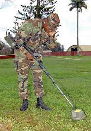 Current mine detectors detect only mines with metal content and generally have difficulty picking up mines with low metal content. An Pss 14 Mine Detector