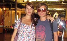 Los roldán es una telenovela argentina creada por marcelo tinelli y sebastián ortega y producida por ideas del sur.protagonizada por miguel ángel rodríguez y claribel medina.coprotagonizada por andrea frigerio, jimena barón, facundo espinosa, lola berthet y florencia de la v como la familia roldán. Tomas Fonzi Dating Famousfix Com