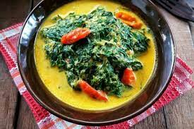 Selain mudah didapat, daun singkong bisa diolah dalam berbagai macam menu masakan. Resep Gulai Daun Singkong Pedas Yang Nikmat Rendah Lemak Lho