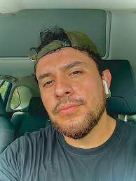 Hi w everyone!!! My name is Mark, I'm 48 Palestine,Tx . I'm basically a  homebody I dont get out much. Usually I'm just chilling watching tv or  gaming with my son online