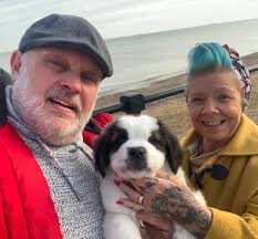 Meant to edit the other post and deleted by accident! Taken by my 12 year  old brother Anton Hanson around 7.55am making his way to school this  morning.. his getting as good