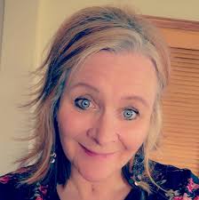 Which restaurant has better steak tips, Loud American or The Knuckle?